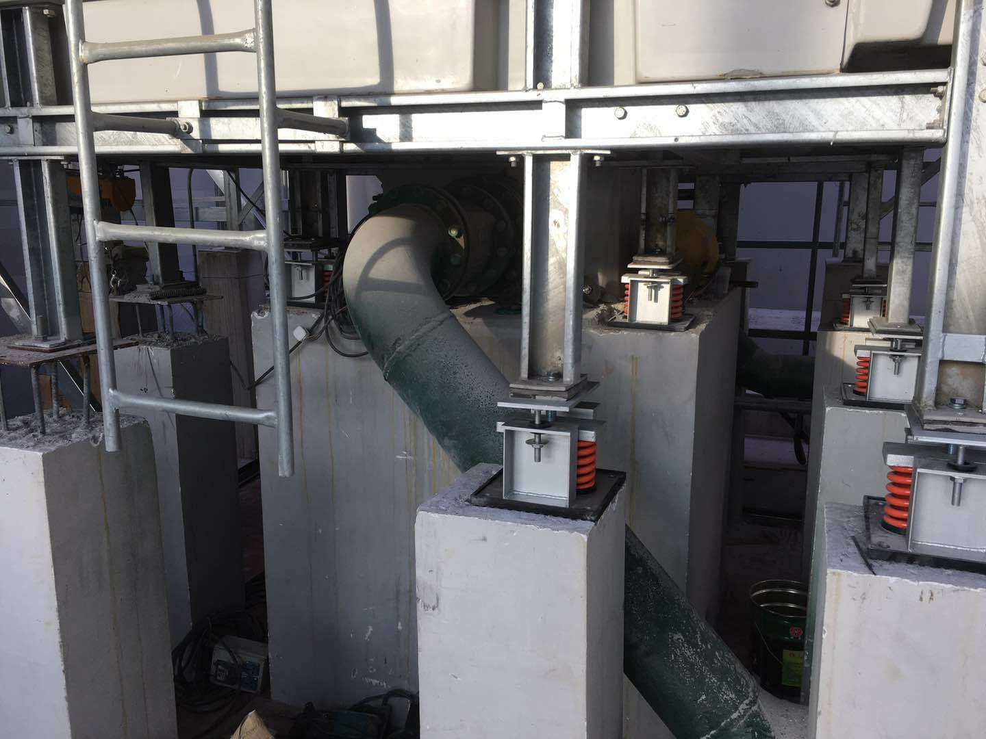 冷卻塔安裝JA-2型可調式彈簧減震器 (3).jpg 冷卻塔安裝JA-2型可調式彈簧減震器 (3).jpg